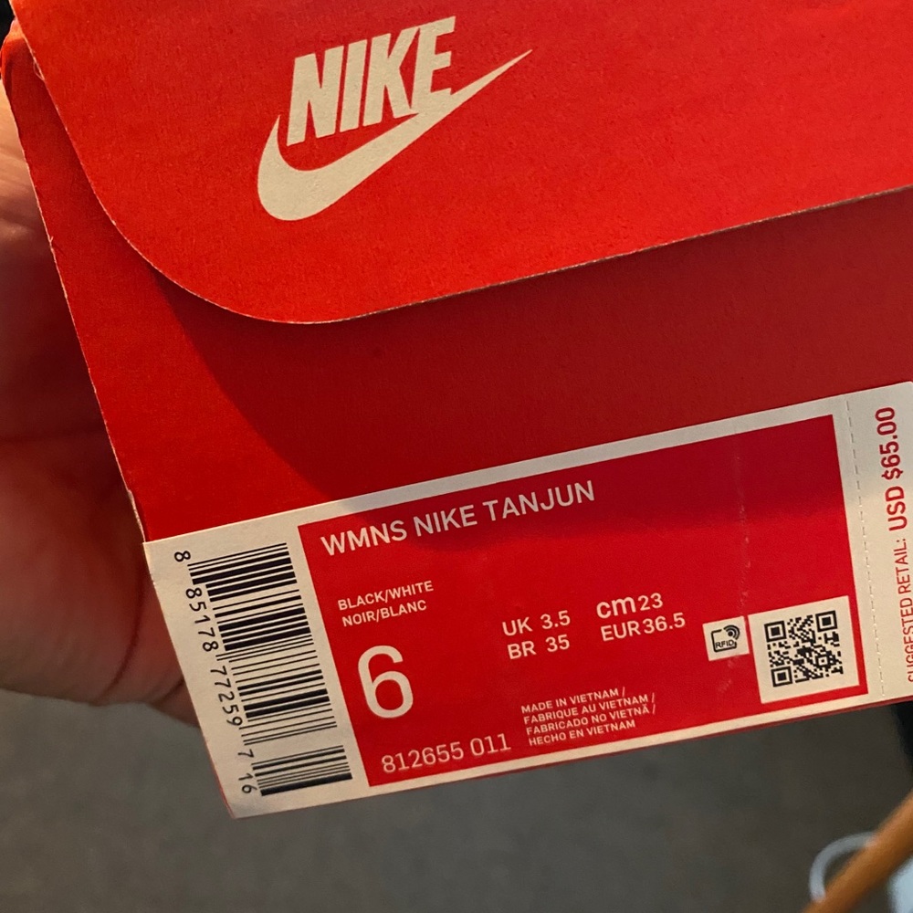 Sneakers - Picture 2 of 3